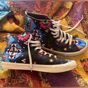 Inkkas High Top Sneakers